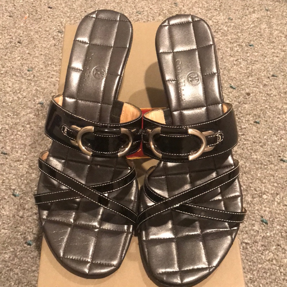 Adorable and comfy black patent slides